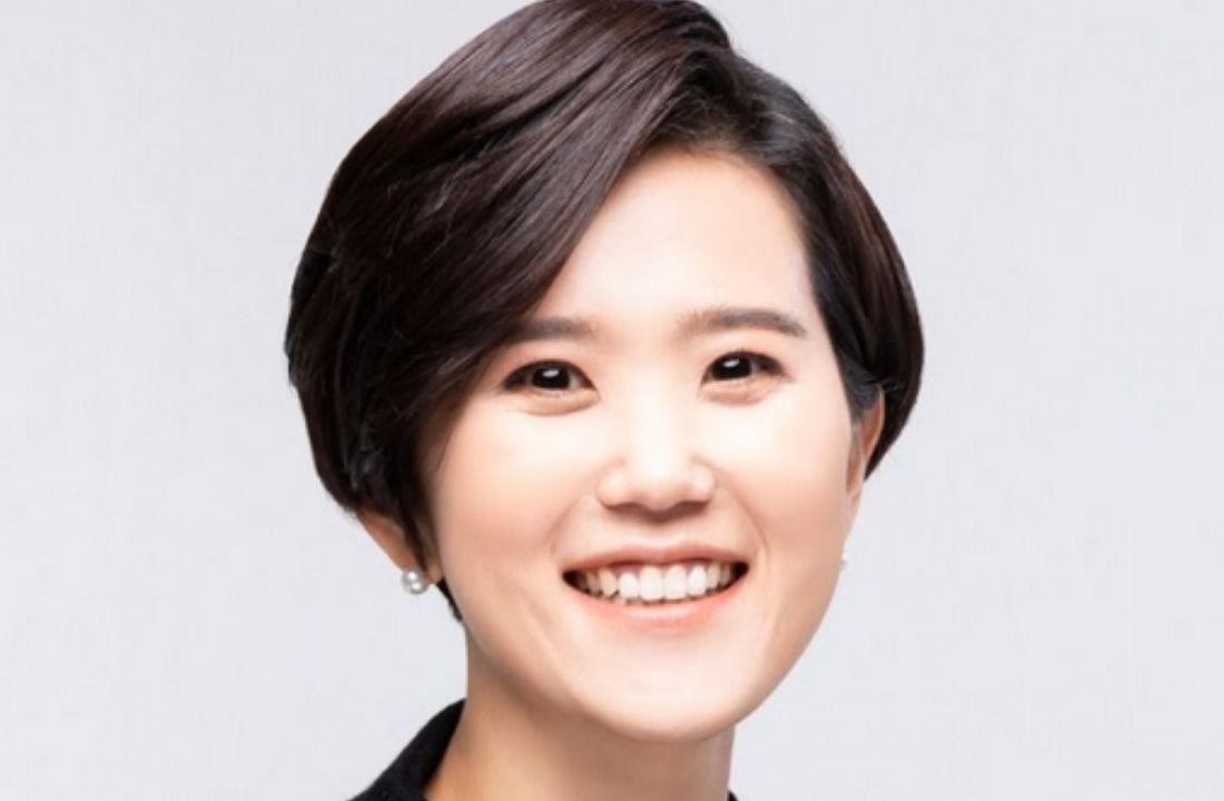 Spotlight: EJ Shin, Marketing Director at Jenax Inc., Head of International Marketing. - Dermafirm USA